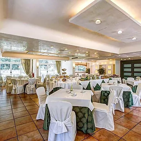 Appia Park 4*