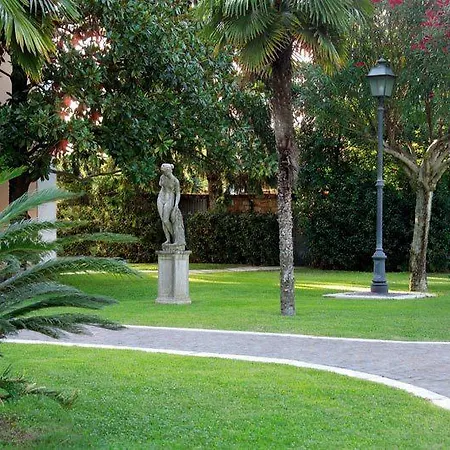 Appia Park 4* روما